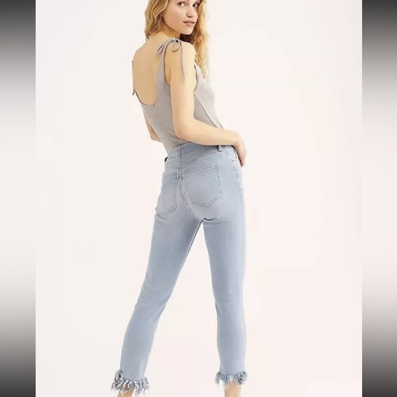 We The Free Great Heights Skinny Light Blue Distressed Jeans - Picture 12 of 12